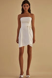 Robe courte moulante blanche de graduation avec noeud