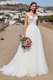 Tulle blanc une ligne Boho Sweep Train Robe de mariée avec dentelle