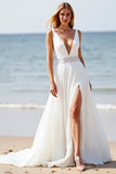 Mousseline de soie blanche Une ligne Boho Sweep Train Robe de mariée avec fente