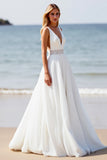 Mousseline de soie blanche Une ligne Boho Sweep Train Robe de mariée avec fente