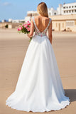 Robe de mariée blanche à col en V une ligne Boho Sweep Train avec appliques