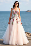 Robe de mariée en tulle blush une ligne boho brodé balayage traîne
