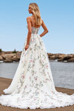 Tulle blanc à col en V Une ligne Boho Sweep Train Robe de mariée avec broderie