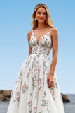 Tulle blanc à col en V Une ligne Boho Sweep Train Robe de mariée avec broderie