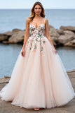 Fard à joues une ligne Tulle Boho Sweep Train Robe de mariée avec appliques