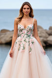 Fard à joues une ligne Tulle Boho Sweep Train Robe de mariée avec appliques