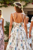 Robe de mariée blanche à col en V A Line Sweep Train avec des fleurs