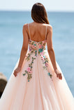 Une ligne blush spaghetti bretelles Tulle Boho balayage traîne Boho robe de mariée avec appliques