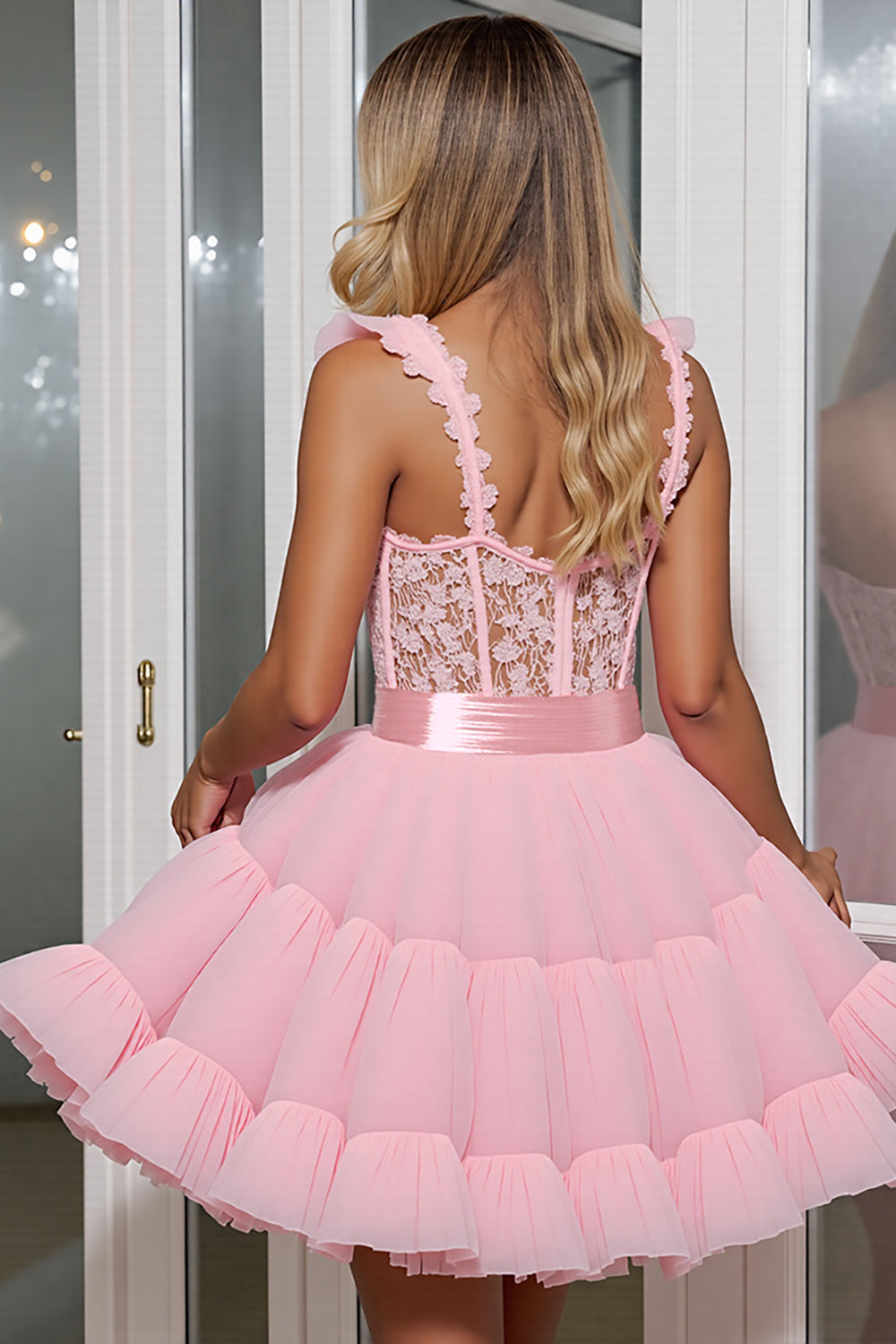 Corset en tulle rose clair appliqué une robe courte de bal