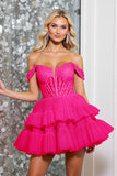 Une ligne à épaules dénudées Mini robe de bal à plusieurs niveaux fuchsia