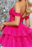 Une ligne à épaules dénudées Mini robe de bal à plusieurs niveaux fuchsia