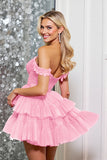 Une ligne à épaules dénudées Mini robe de bal à plusieurs niveaux fuchsia