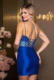 Robe courte moulante moulante en satin bleu royal scintillante avec trou de serrure