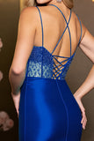 Robe courte moulante moulante en satin bleu royal scintillante avec trou de serrure