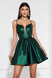 Corset en satin vert foncé Une robe courte de retour à la maison