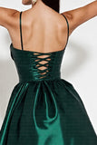 Corset en satin vert foncé Une robe courte de retour à la maison