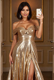 Robe longue de bal métallisée Golden A Line avec fente