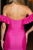 Robe courte moulante moulante en satin fuchsia à épaules dénudées