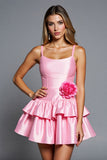 Satin rose à plusieurs niveaux Une robe de bal avec des fleurs 3D