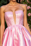 Robe courte de retour à la maison en satin rose sans bretelles