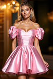 Rose Une ligne satin épaule dénudée Robe courte de retour à la maison avec volants
