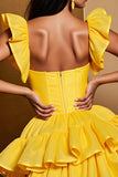 Robe courte de retour à la maison en satin jaune à volants