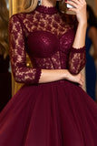 Corset en tulle bordeaux haut col illusion courte robe de bal avec dentelle