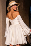 Robe de cocktail ivoire à épaules dénudées à manches longues