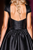 Corset noir Robe courte de retour à la maison