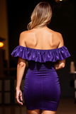 Robe courte moulante à épaules dénudées violet foncé