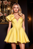 Satin jaune A ligne spaghetti bretelles robe courte de bal