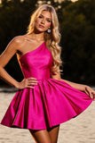 Robe courte fuchsia A Line One Shoulder Homecoming