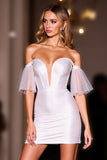 Robe moulante de bal blanche à épaules dénudées