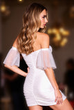 Robe moulante de bal blanche à épaules dénudées