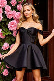 Corset noir froncé une robe de retour à la ligne