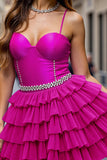 Fuchsia perlé une ligne robe de bal à plusieurs niveaux