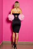 Mini robe moulante moulante noire avec plumes