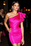 Robe moulante à volants fuchsia à une épaule