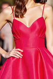 Une ligne de bretelles spaghetti rouges Mini robe de bal