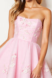 Une ligne de mini robe bustier rose pour le bal avec des fleurs 3D