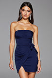 Robe moulante bustier bleu marine pour les retrouvailles