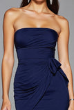 Robe moulante bustier bleu marine pour les retrouvailles