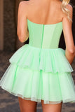Robe de retour à la maison sans bretelles verte avec perles
