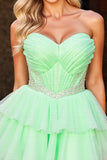 Robe de retour à la maison sans bretelles verte avec perles
