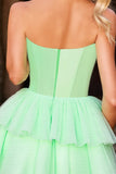 Robe de retour à la maison sans bretelles verte avec perles