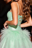 Vert Une ligne de bal robe avec plume