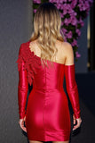 Robe de bal en satin appliquée à une épaule