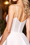 Robe de retour à la maison à paillettes blanches