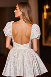 Corset blanc Floral Robe courte de retour aux sources avec manches