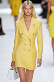 Mini robe de travail à revers croisé en pointe jaune